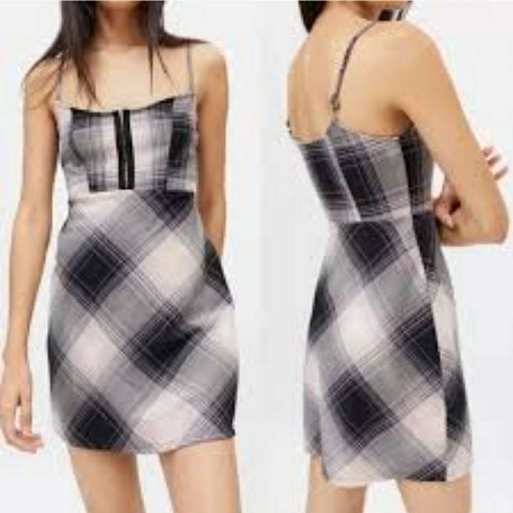 Nwt URBAN OUTFITTERS Keya plaid hook & eye mini dress Size S